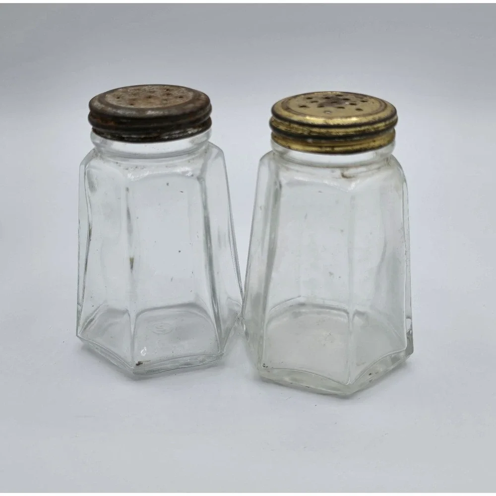 Vintage Glass Pair Salt & Pepper‎ Shakers